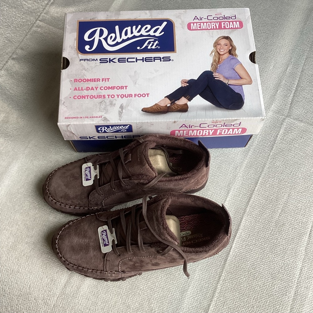 Skechers Women's Brown Ankle Booties - Picture 7 of 9